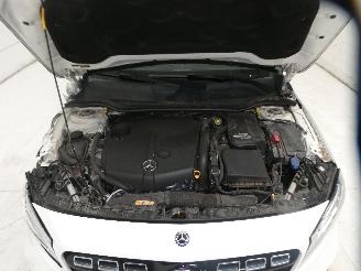 Mercedes GLA 200 D picture 32