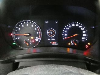 Suzuki Swift GLX picture 13