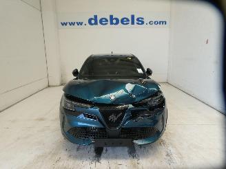 damaged passenger cars Alfa Romeo Junior IBRIDA 2026/6