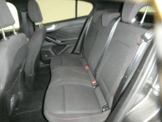Ford Focus 1.5D ST-LINE X picture 21