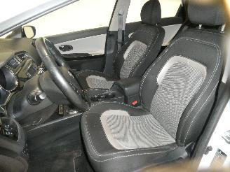 Kia Cee d 1.4 CRDI picture 13