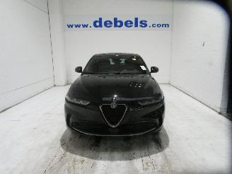 Schadeauto Alfa Romeo Tonale IBRIDA 2023/8