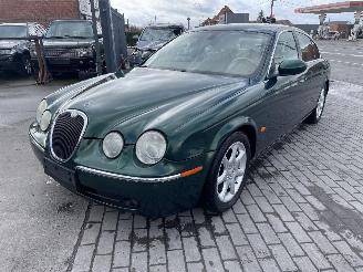 Vaurioauto  passenger cars Jaguar S-type 2.7D V6 2004/3
