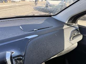 Peugeot 208 1.4 HDI picture 17