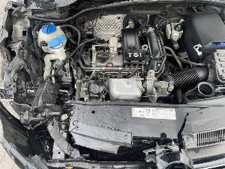 Volkswagen Golf 1.2I picture 14