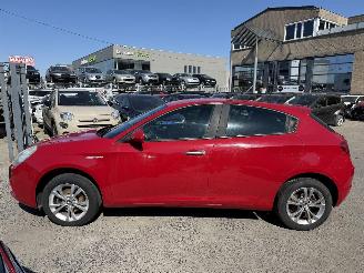 Schadeauto Alfa Romeo Giulietta 1.6 MTJD 2011/3