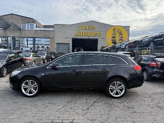 Damaged car Opel Insignia MOTOR PROBLEM 2012/1