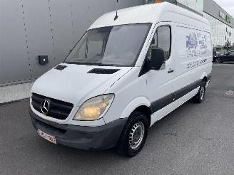 krockskadad bil bedrijf Mercedes Sprinter  2011/5