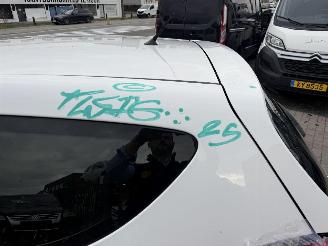 Hyundai I-20 LOUNGE picture 13