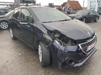 Peugeot 208 1.2I picture 4