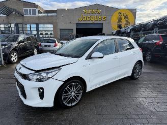 krockskadad bil auto Kia Rio BUSINESS DYNAMIC 2018/7