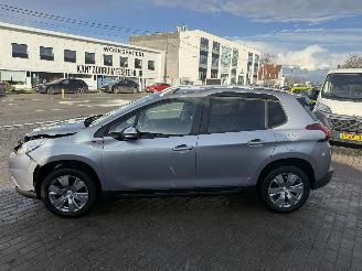Peugeot 2008 1.2 STYLE PURE TECH picture 6
