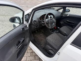Opel Corsa 1.3 DTI picture 14