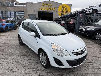 uszkodzony samochody osobowe Opel Corsa 1.3 DTI 2013/6