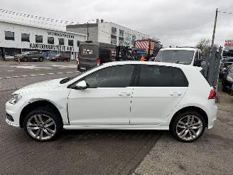 Volkswagen Golf 1.6 TDI R-LINE picture 7