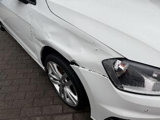 Volkswagen Golf 1.6 TDI R-LINE picture 16