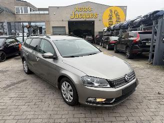 krockskadad bil auto Volkswagen Passat 1.6 TDI 2012/10