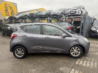 Hyundai I-10 1.0I picture 2