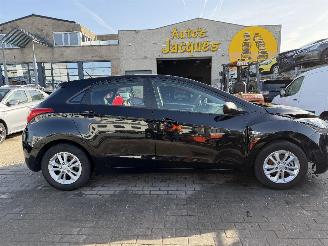 uszkodzony samochody osobowe Hyundai I-30 1.6 CRDI 2016/4