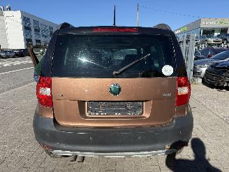 Skoda Yeti 2.0 TDI AMBITION picture 2