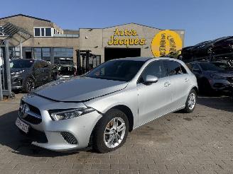 skadebil auto Mercedes A-klasse AUTOMATIC 2019/3