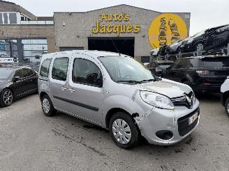 Vaurioauto  passenger cars Renault Kangoo 1.2 TCE 2017/2