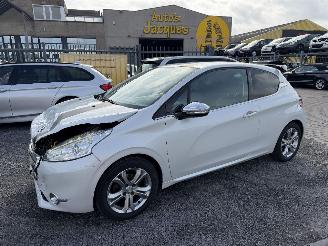 Unfallwagen Peugeot 208 ALLURE 2015/4