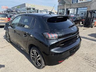 Peugeot 208 1.2I picture 10