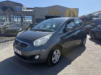damaged passenger cars Kia Venga 1.4 CRDI FUSION 2010/2