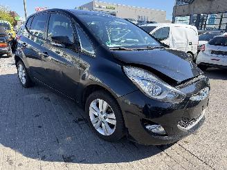 Schadeauto Hyundai Ix20 1.6 CRDI 2013/12