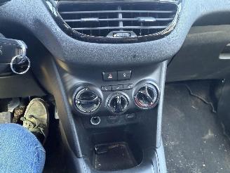 Peugeot 208  picture 21