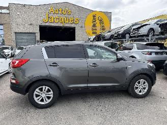 damaged passenger cars Kia Sportage 1.6I LOUNGE 2011/8