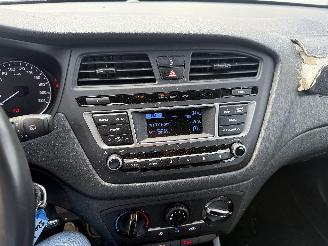 Hyundai I-20 1.2I PLAY picture 22