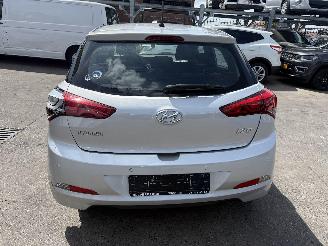 Hyundai I-20 1.2I PLAY picture 9
