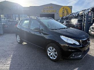 Vaurioauto  passenger cars Peugeot 2008 1.2 PURETEC 2016/6