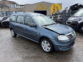 damaged passenger cars Dacia Logan 1.6I AMBIANCE 2009/4