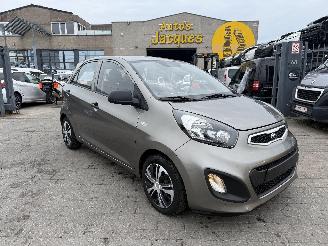 Voiture accidenté Kia Picanto 1.0I EASY 2014/3