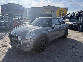 Vaurioauto  passenger cars Mini Cooper 1.5 2015/12