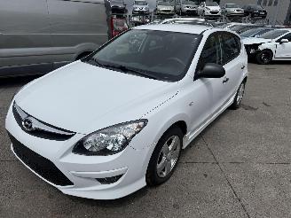 Hyundai I-30  picture 7