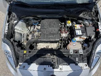 Fiat Punto 1.2I picture 13