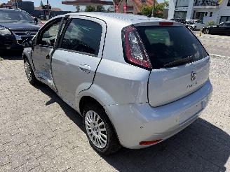 Fiat Punto 1.2I picture 10