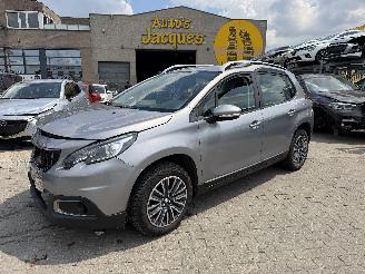 Schadeauto Peugeot 2008 1.5 HDI ACTIVE 2019/4
