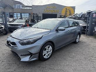 Vaurioauto  passenger cars Kia Ceed 1.0I TURBO 2022/8