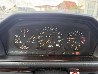 Mercedes 200-serie 124 picture 17