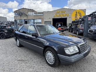 Avarii autoturisme Mercedes 200-serie 124 1990/4