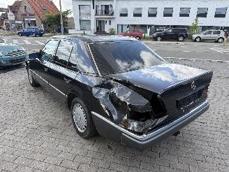Mercedes 200-serie 124 picture 5
