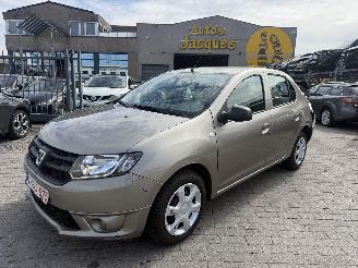krockskadad bil auto Dacia Logan SEDAN 2014/2