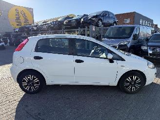 Fiat Punto 1.2I picture 7
