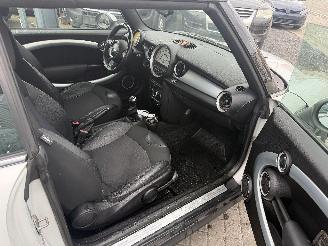 Mini Cooper ONE CABRIO picture 13