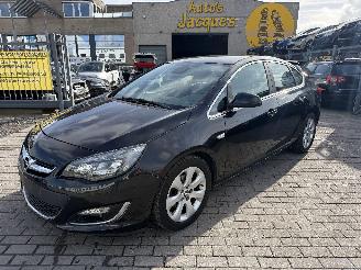 Coche accidentado Opel Astra SEDAN 1.7 DTI 2013/4